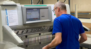 die cutting leaflets on machine