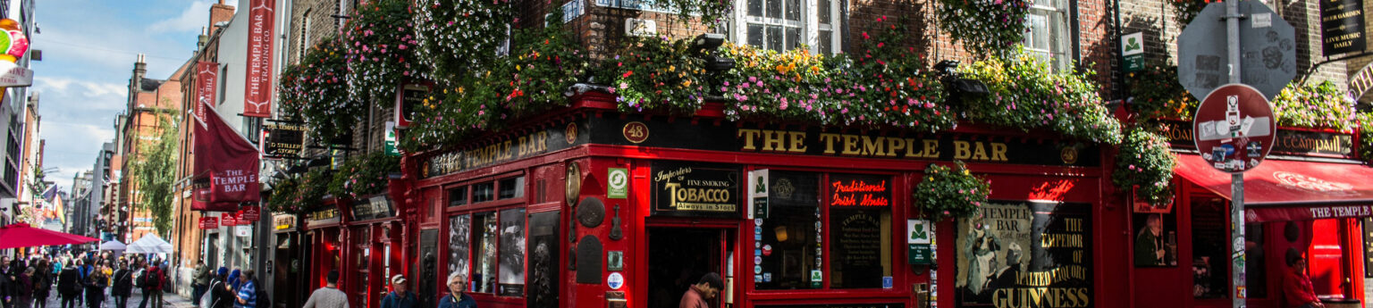 temple bar in dublin with red exterior and cozy street